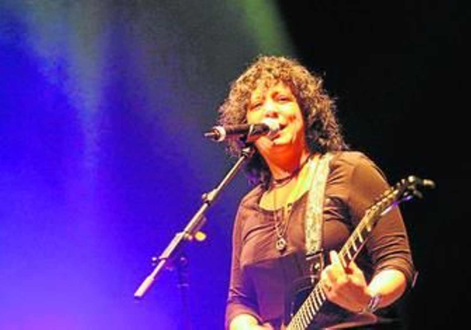 Rosana se caracteriza por la naturalidad, sencillez y emoción de sus trabajos discográficos.