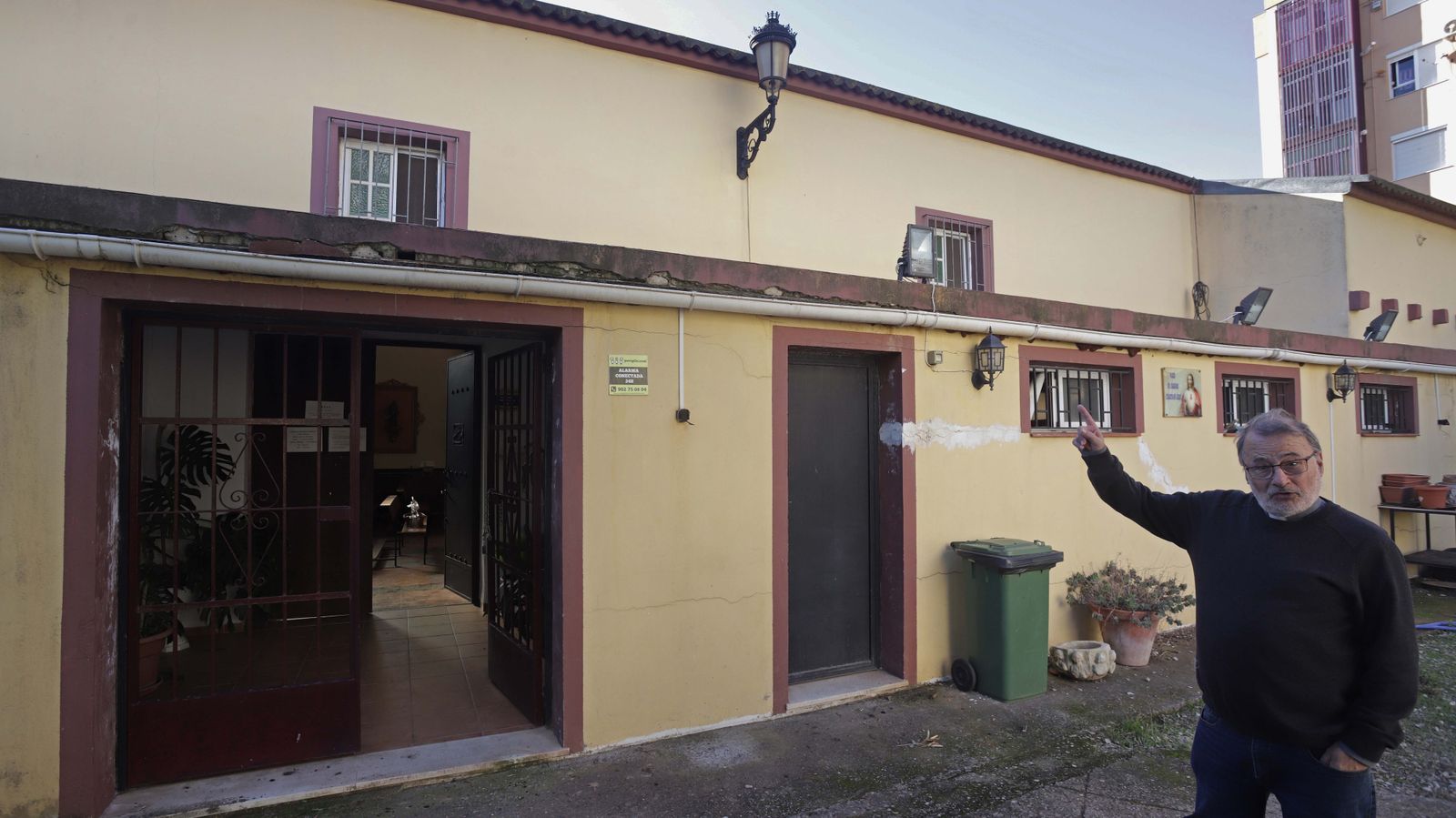 Fotos de los desperfectos en la parroquia de San Miguel en Algeciras