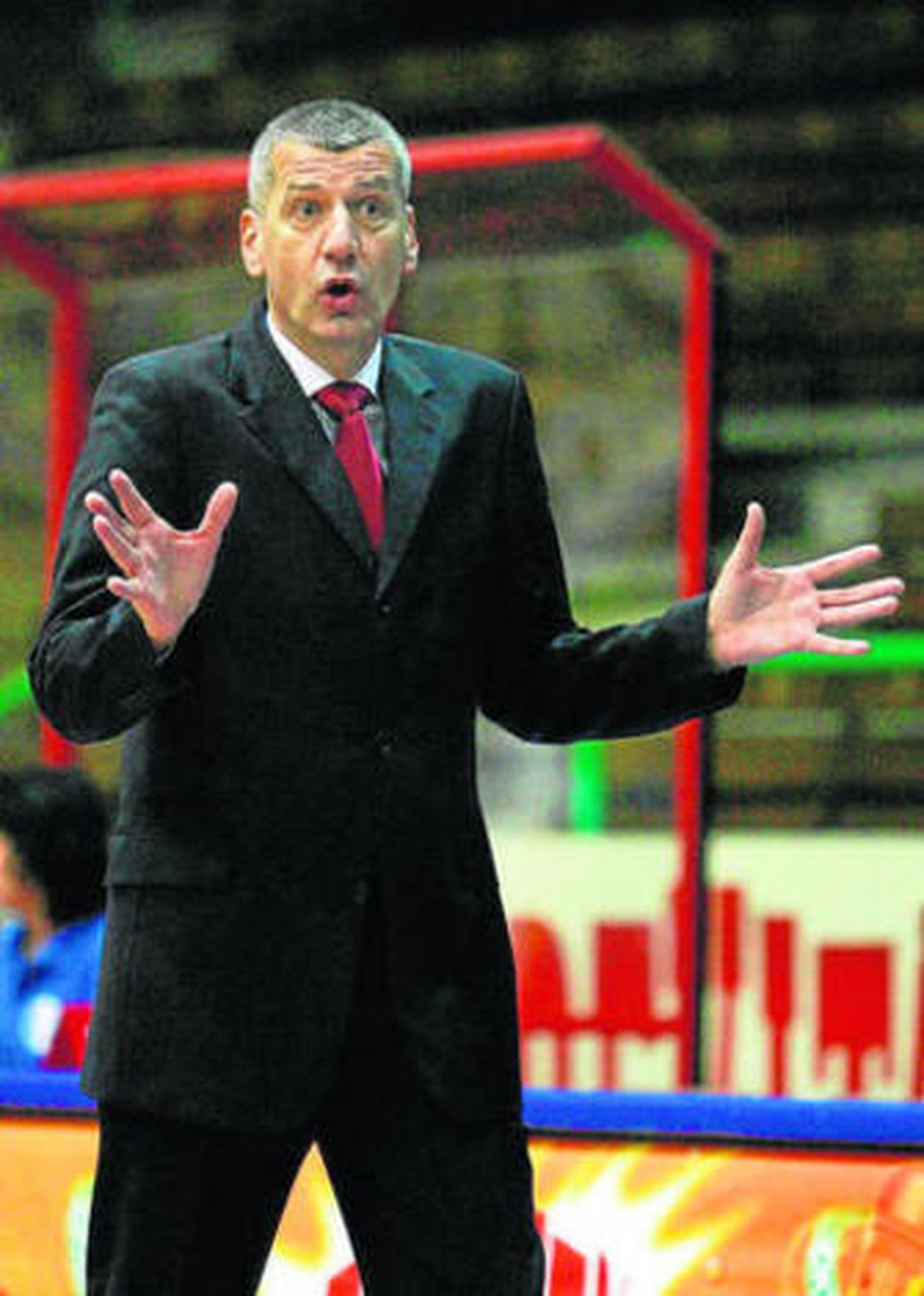 Petrovic protesta durante un partido de la Eurocup.