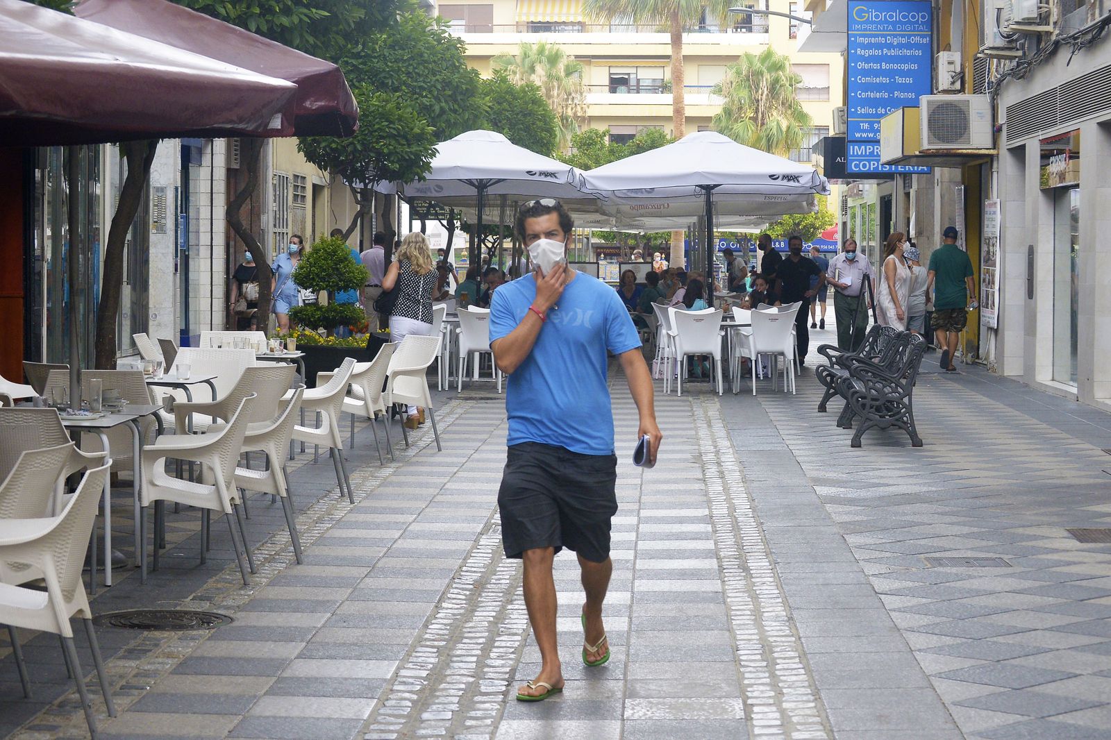 Imágenes del primer día de obligatoriedad de las mascarillas en Algeciras: