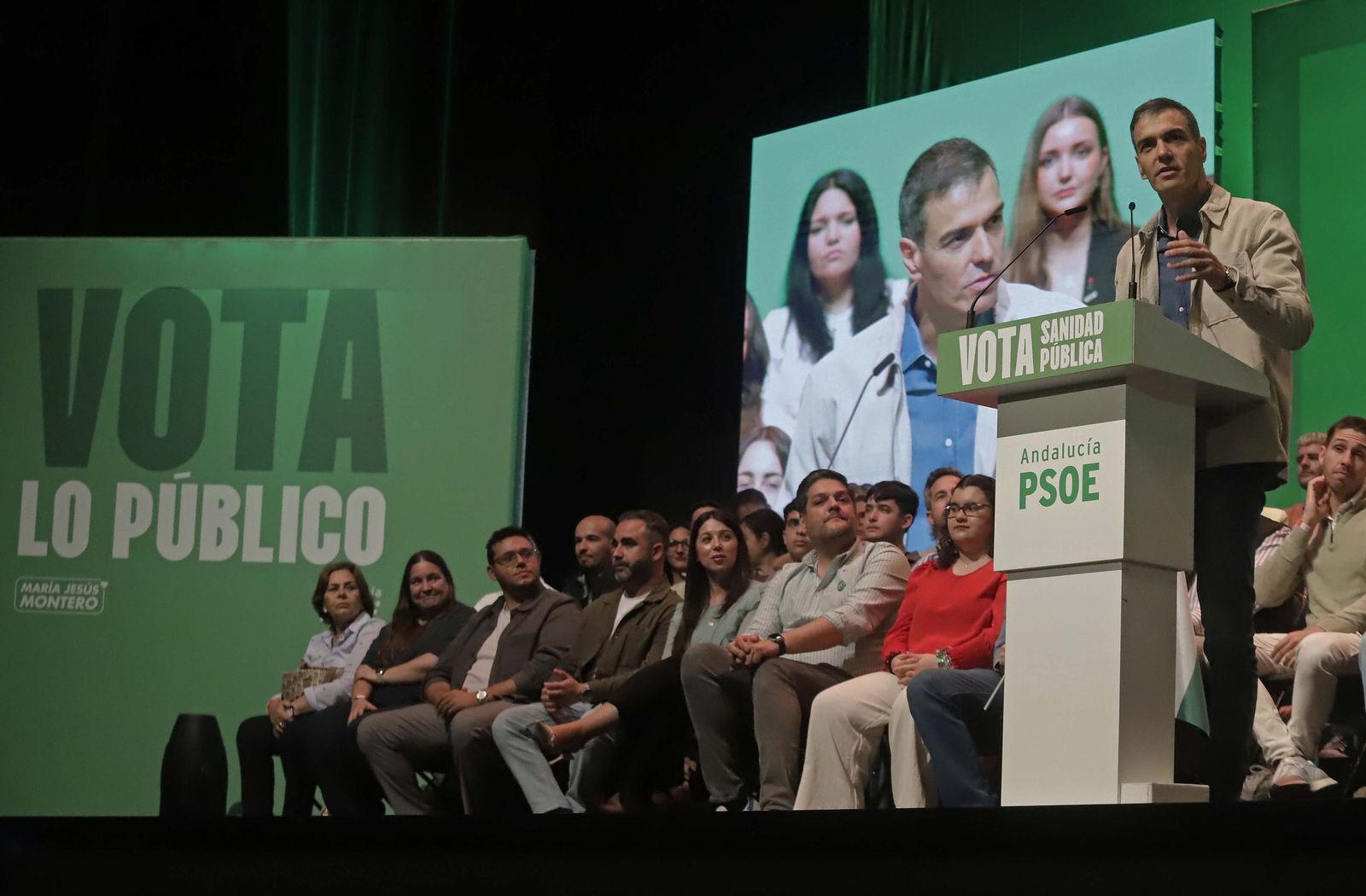Fotos del mitin del PSOE con Pedro Sánchez y María Jesús Montero en La ...