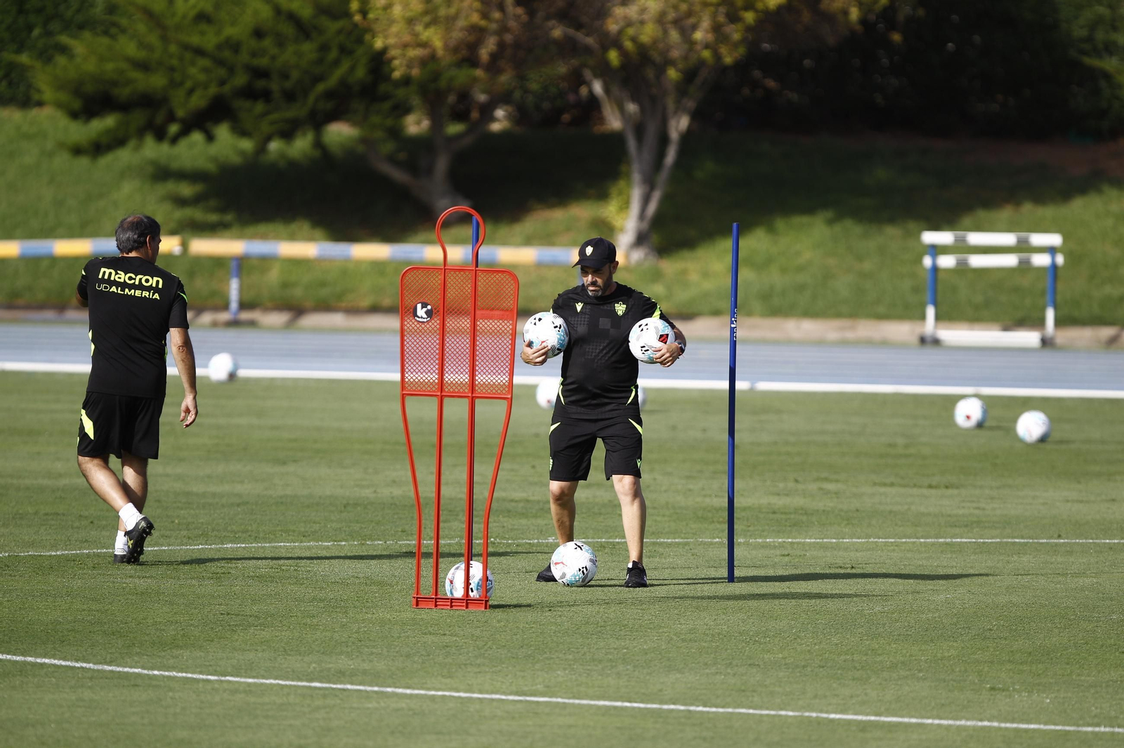 Primer entrenamiento de la Temporada 2025-2026 de la U.D. Almería, en imágenes