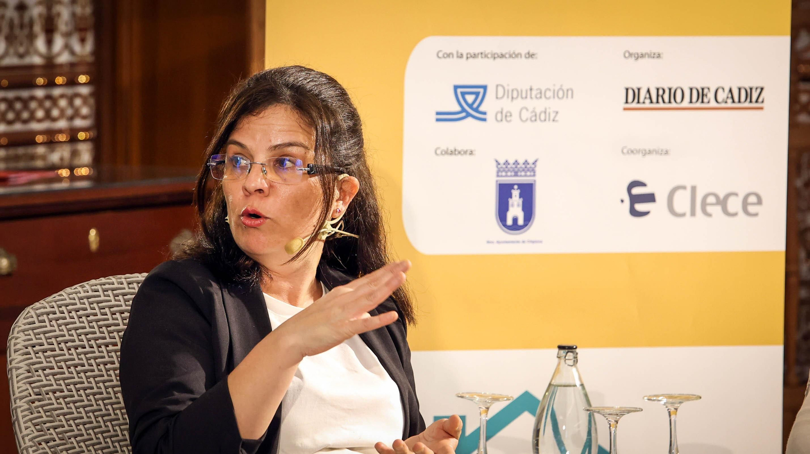 'Ayuda a domicilio, un trabajo esencial en clave femenina'