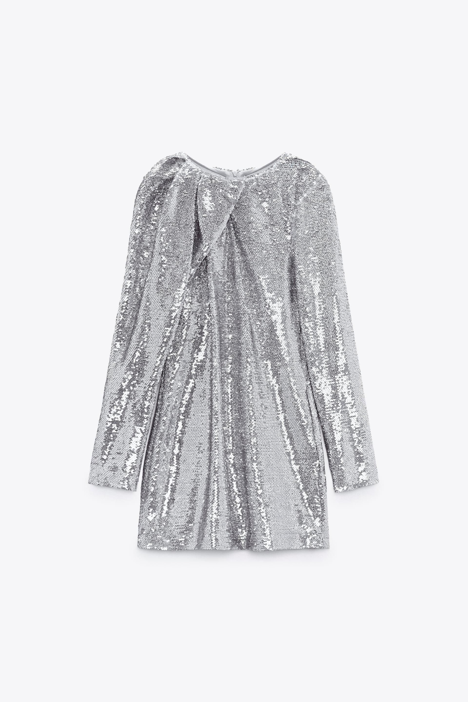 Vestido de lentejuelas de Zara.