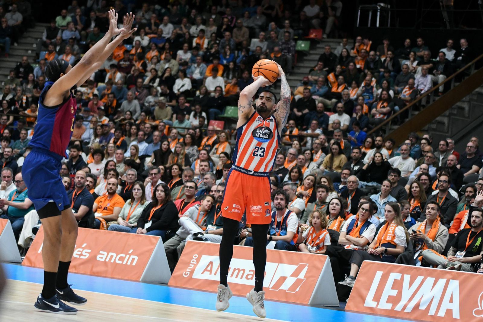 El Barcelona cae en La Coruña y deja al Unicaja prácticamente seguro como cuarto en la ACB