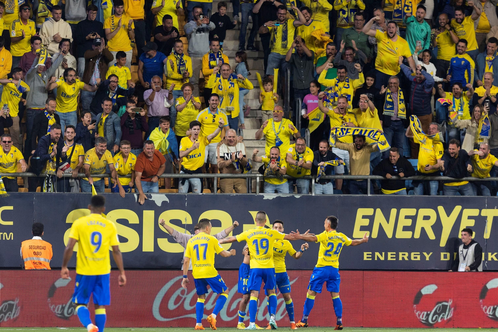 Todas las imágenes del Cádiz C.F.-Valladolid en el Nuevo Mirandilla