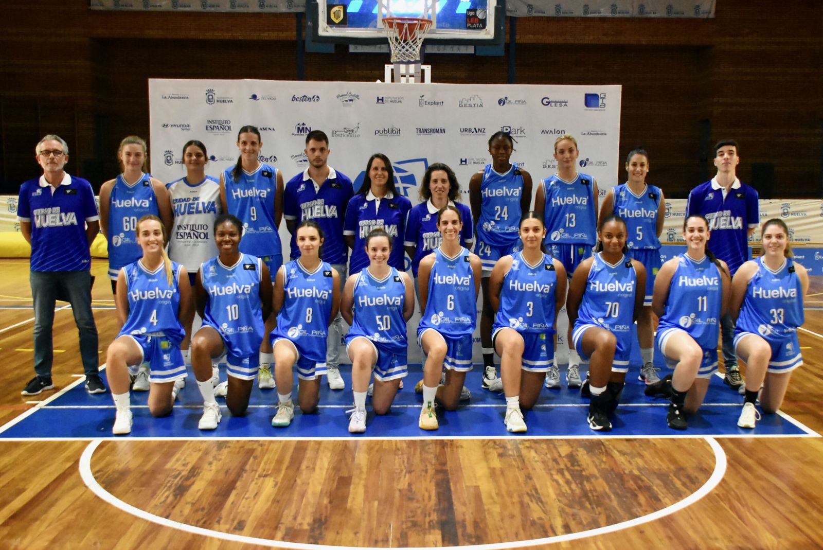 Las jugadoras del Clínica Oftalmológica Gil Piña Ciudad de Huelva antes del encuentro