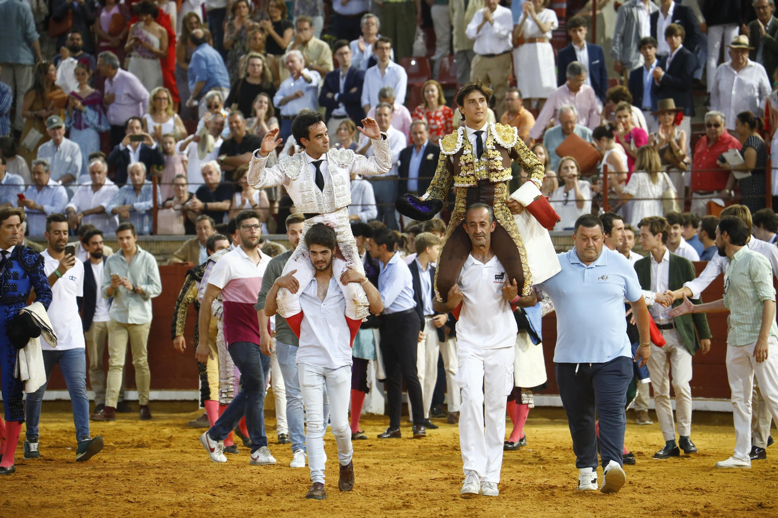 La corrida de Talavante, Roca Rey y Lagartijo, en Córdoba, en imágenes