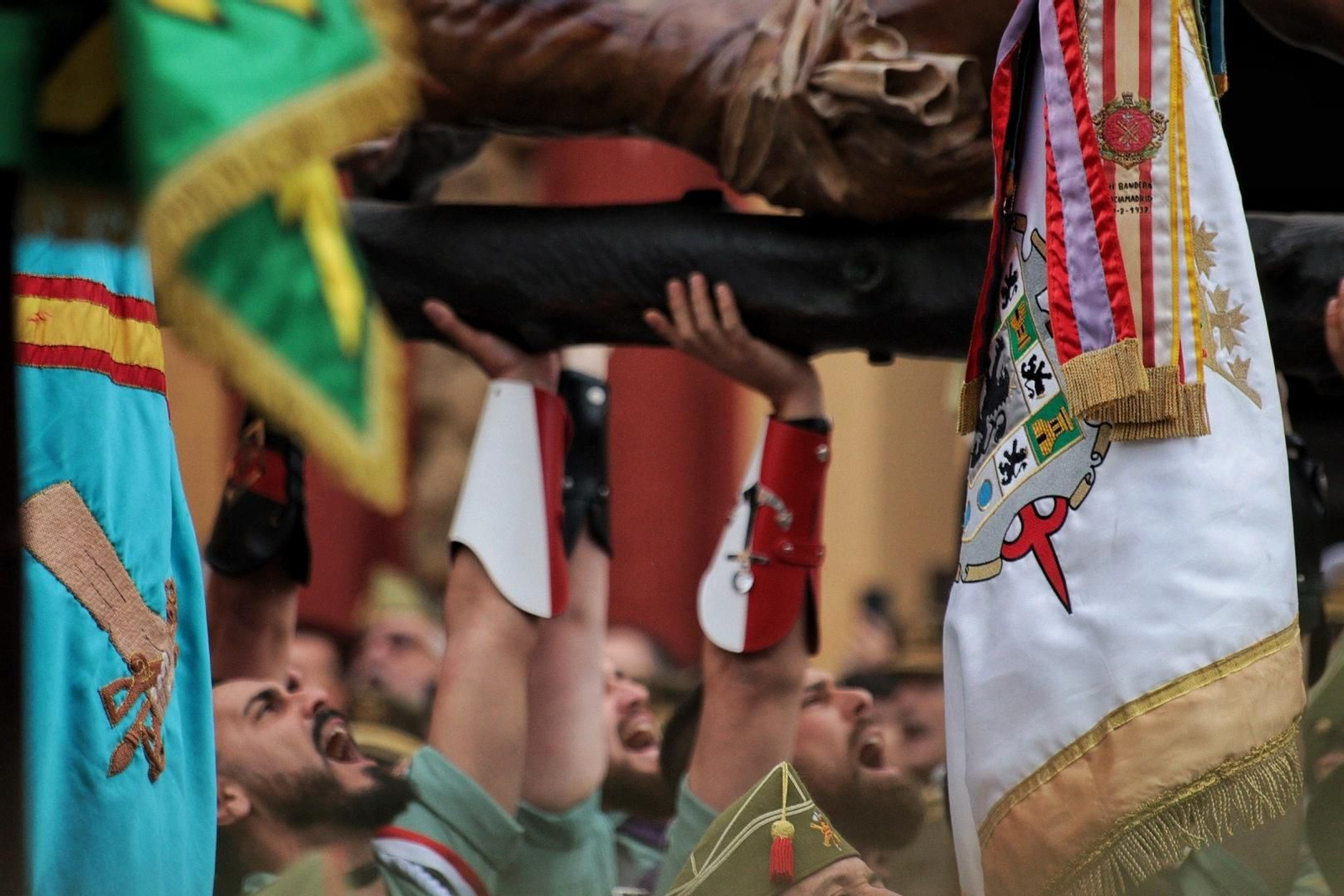 Las fotos de la Legión en el traslado del Cristo de Mena en Málaga este Jueves Santo Las fotos de la Legión en el traslado del Cristo de Mena en Málaga este Jueves Santo