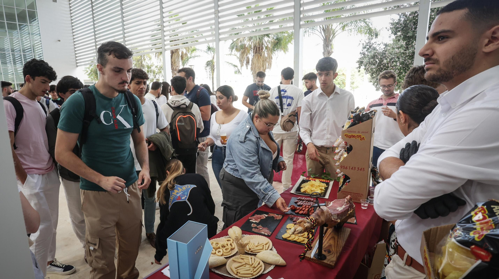 Imágenes de la feria gastronómica en el Campus de Jerez