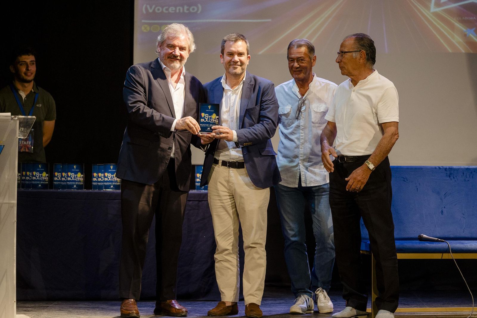 Las imágenes del acto de entrega de reconocimientos de Stop Bullying, iniciativa de la Fundación del Cádiz.