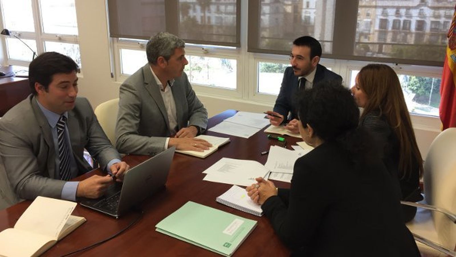 Imagen de la reunión entre López Gil y los representantes de Altran España.