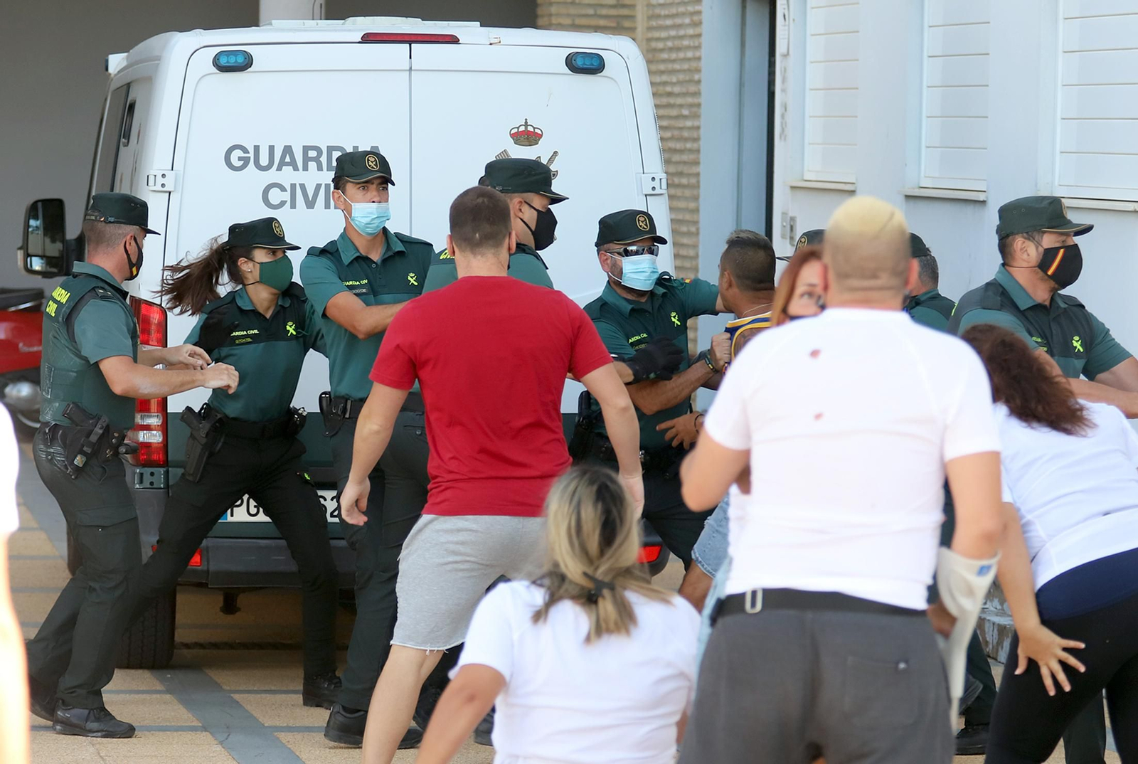 Imágenes de la llegada al juzgado de Ayamonte de uno de los principales imputados del crimen de Cartaya