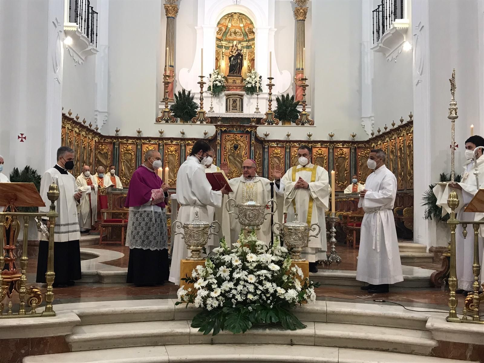 Celebración de la Misa Crismal en la Catedral.