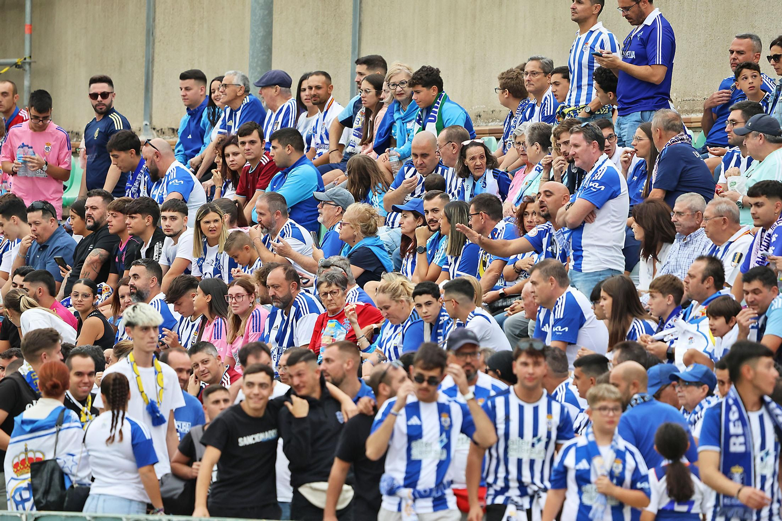 Búscate en las gradas del Betis Deportivo-Recreativo de Huelva