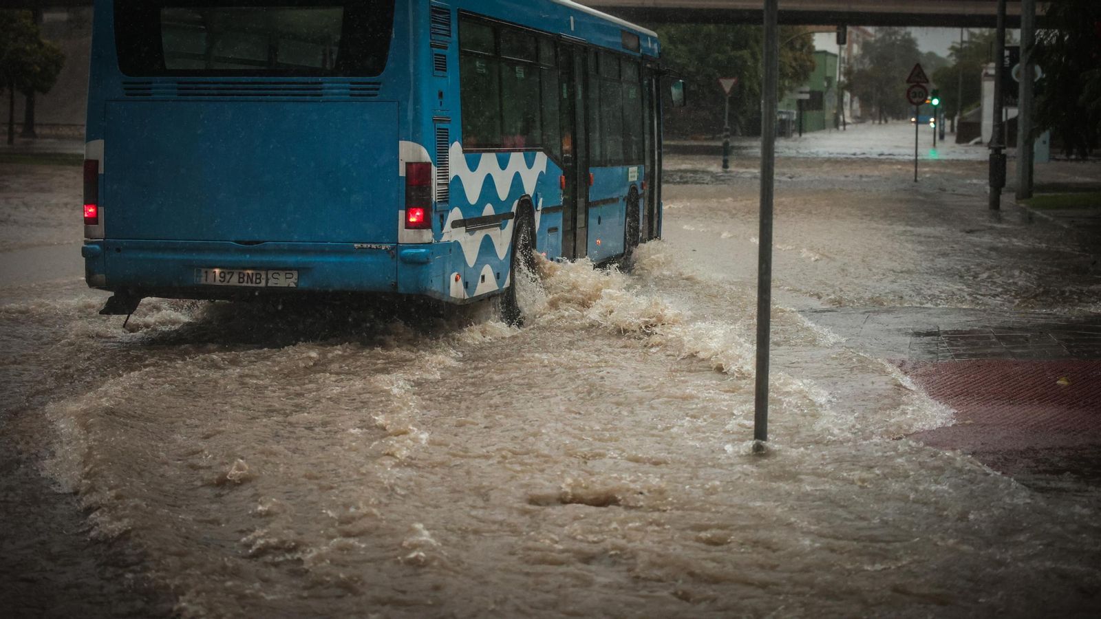 Imágenes del paso de la Dana, inundaciones, destrozos y caos por todo Jerez