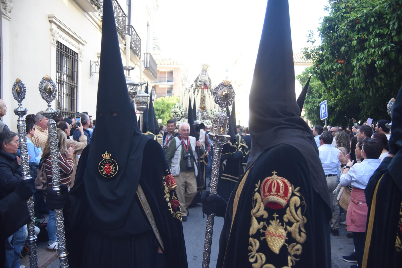 La procesión del Santo Sepulcro en este Viernes Santo de Córdoba, en imágenes