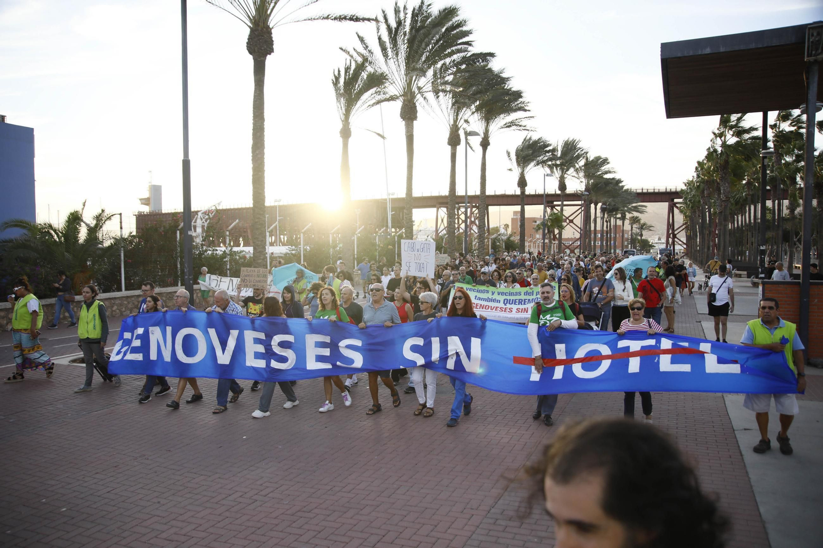 La manifestación "Genoveses sin hotel", en imágenes