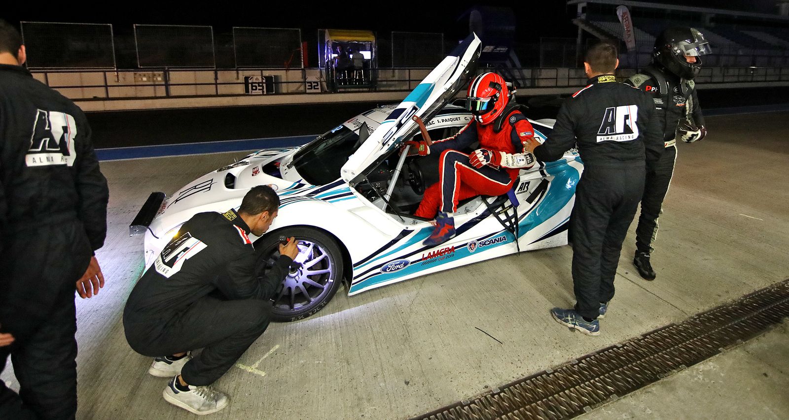 Imágenes de las 24 horas de automovilismo en el Circuito de Jerez