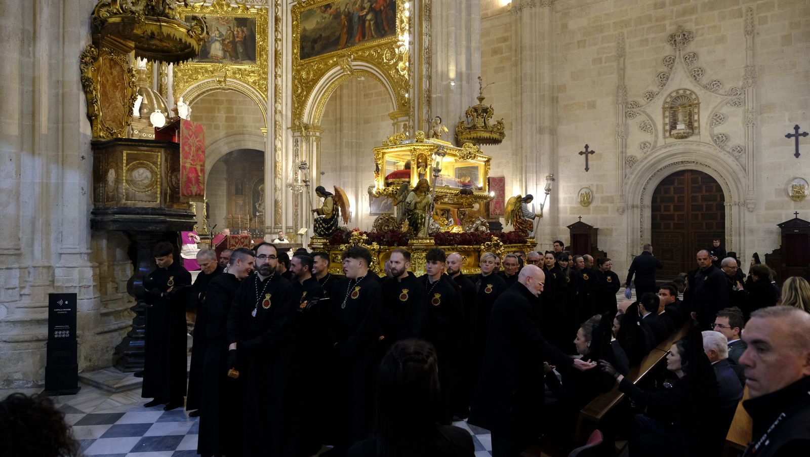 Las mejores imágenes del Santo Sepulcro, en Almería