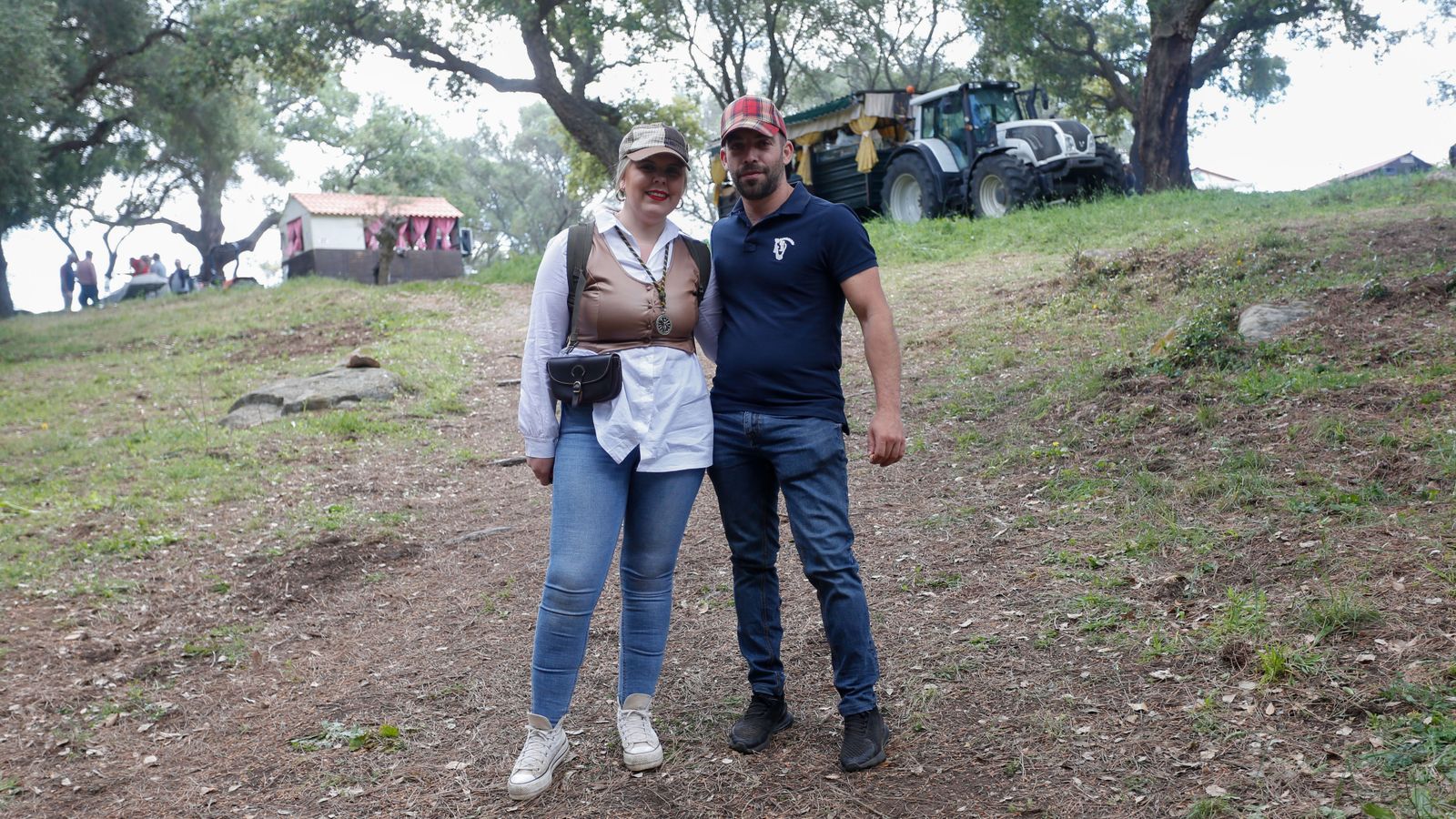 Búscate en las fotos del domingo en la romería de Los Barrios