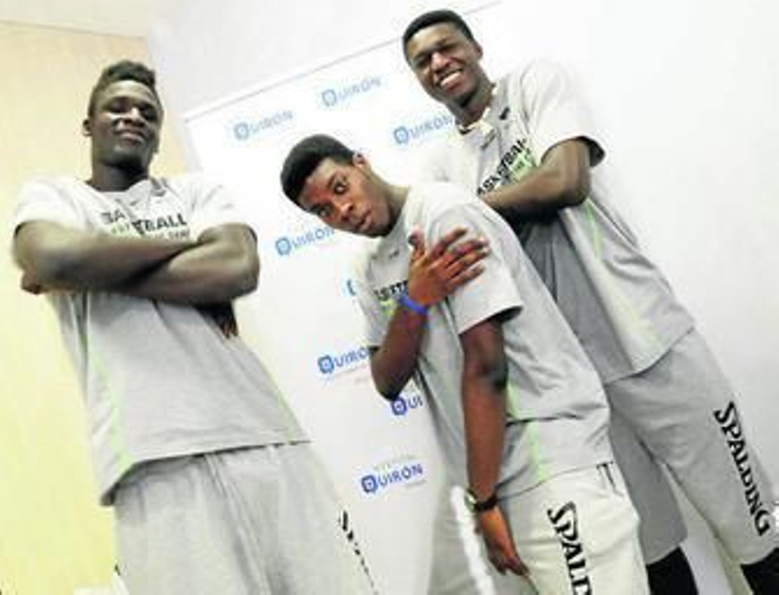Maodo Nguirane, Morayo Soluade y Romaric Belemene, en los exámenes médicos del Unicaja. Maodo Nguirane, Morayo Soluade y Romaric Belemene, en los exámenes médicos del Unicaja.