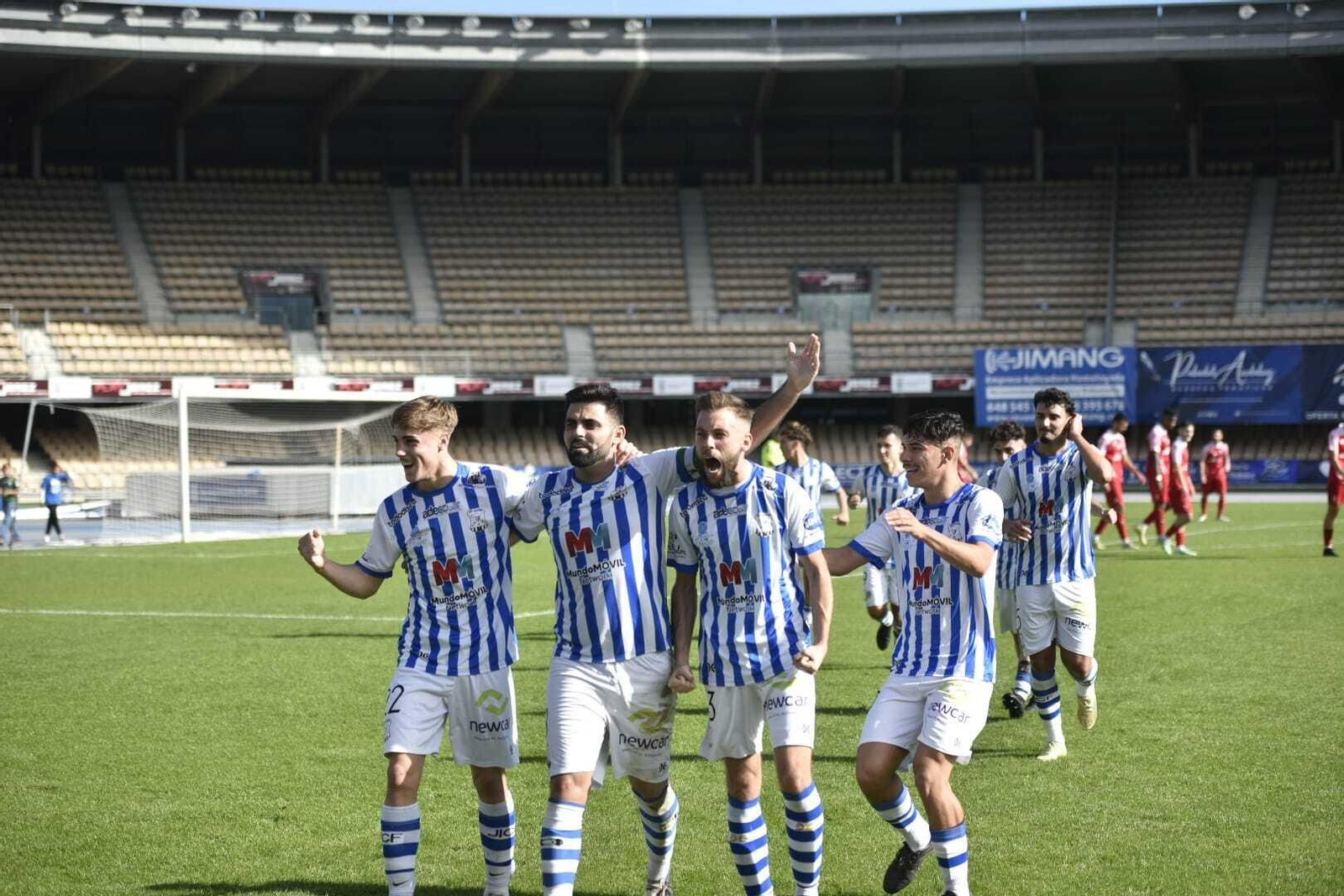 La fiesta del Jerez Industrial ante el Racing en Chapín