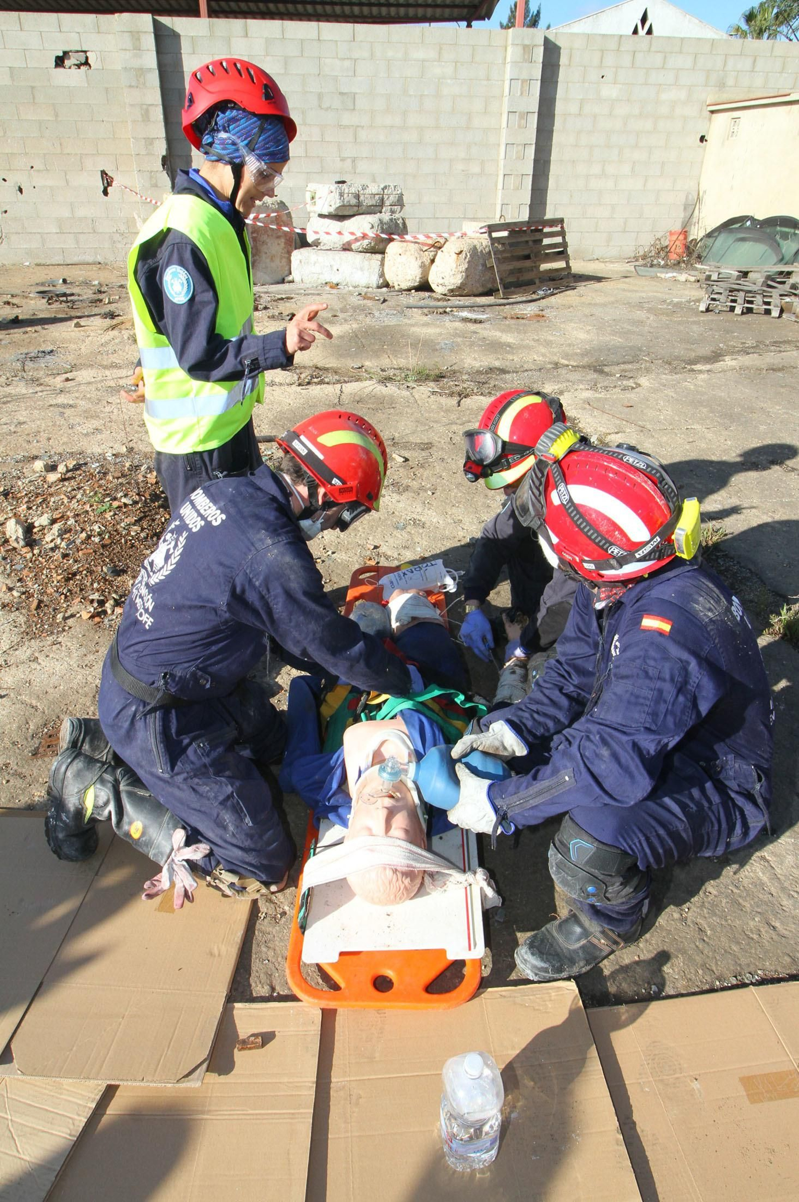 Imágenes del curso Asistencia Sanitaria en Catástrofes de Bomberos Unidos Sin Fronteras