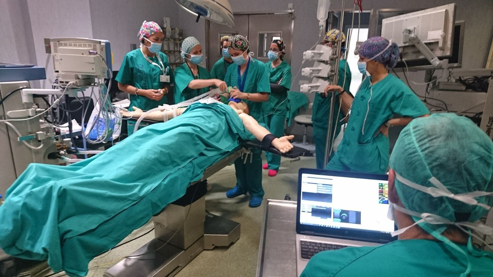 Prácticas en un quirófano andaluz, en una imagen de archivo.