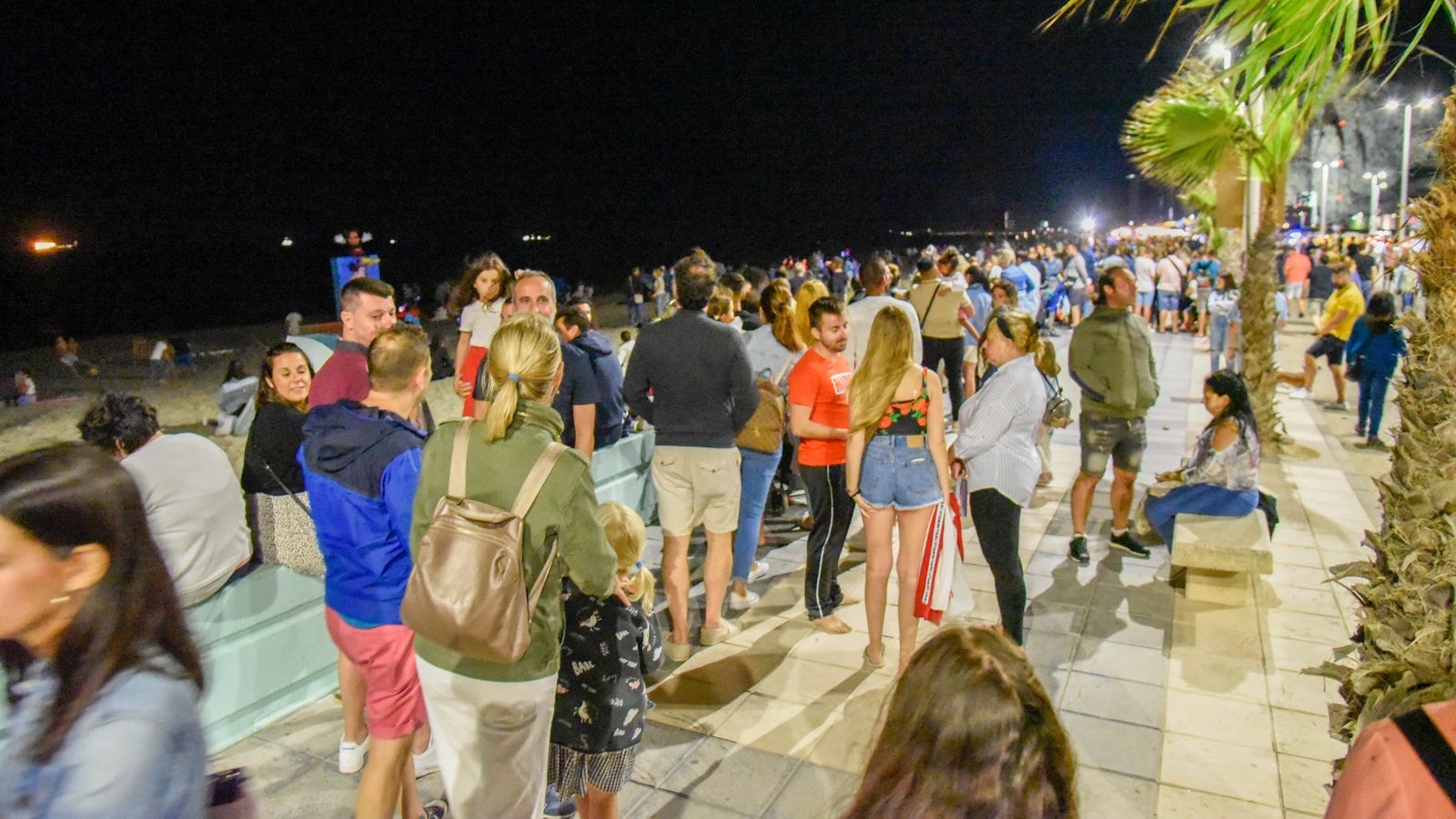 Fotos de la hoguera de San Juan en La Línea