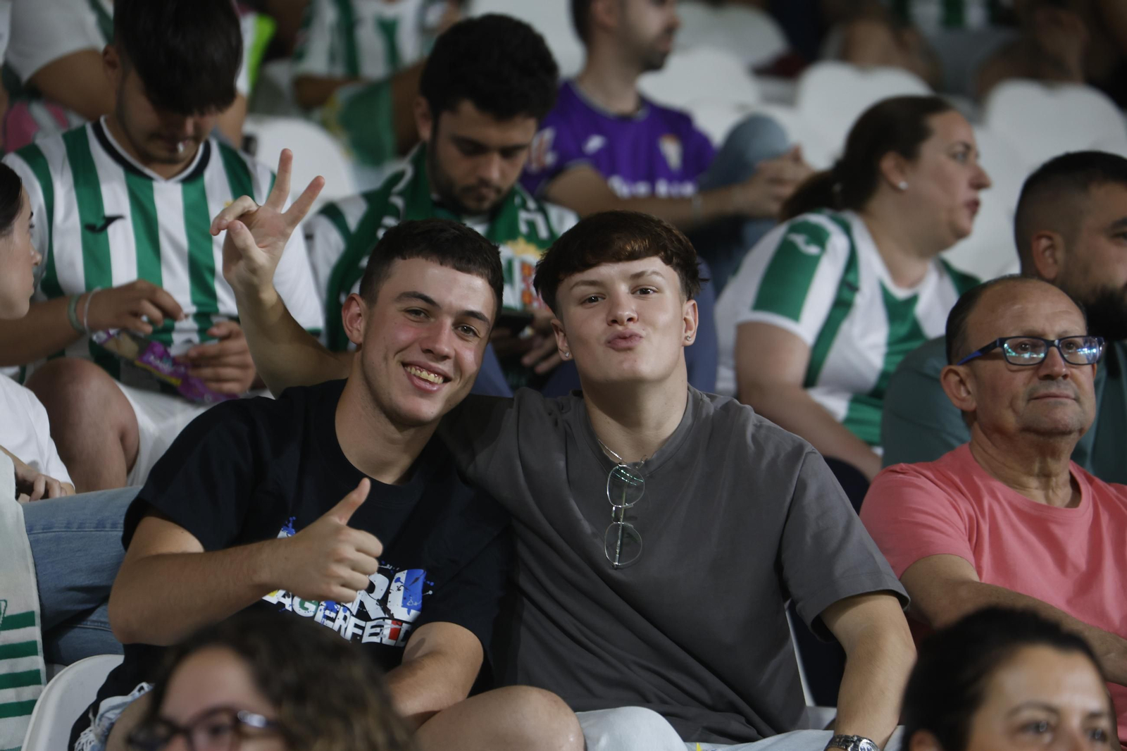 Las mejores fotos del ambiente en El Arcángel para el Córdoba CF - Cultural Leonesa