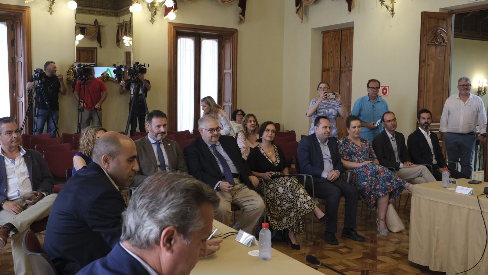 Imágenes de la firma del convenio para el impulso del Instituto Mixto de Investigación