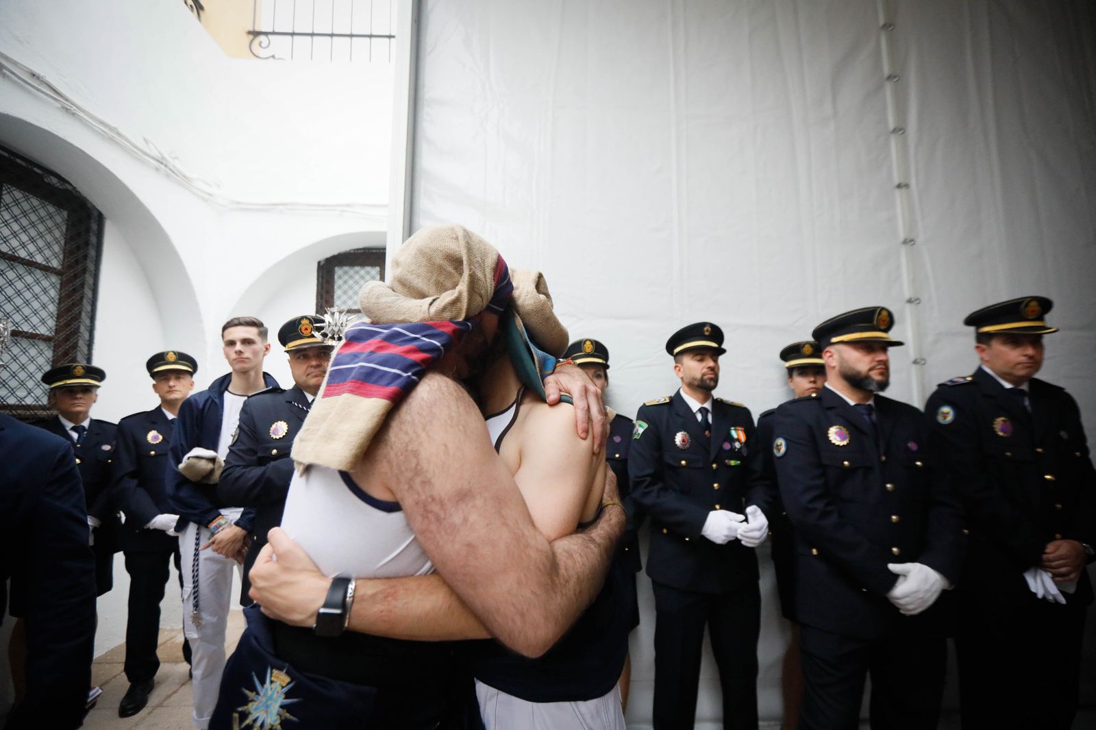 Mira como la cena sale a las calles de Almería tras las lluvias