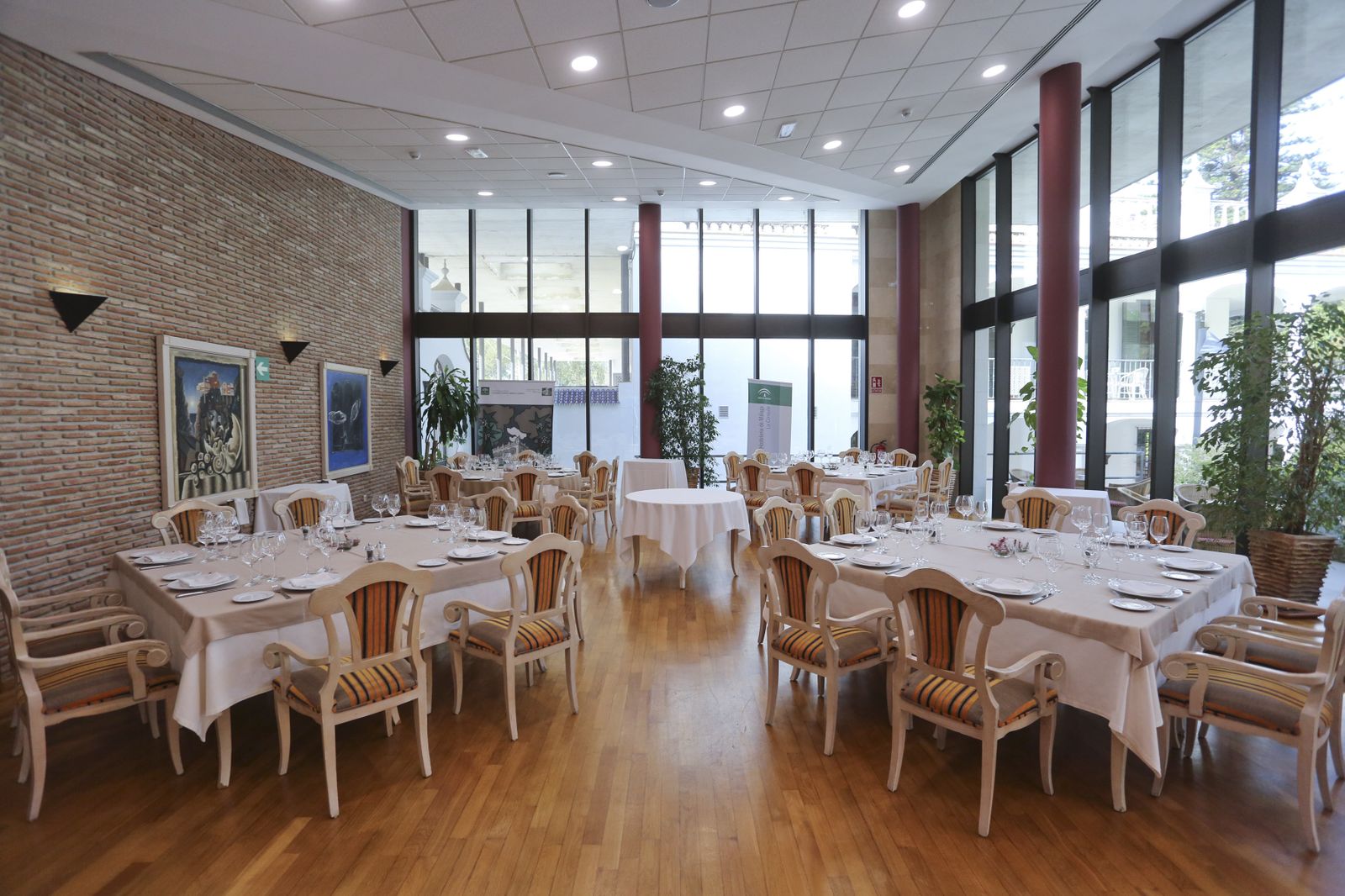 Fotos de alumnos en el restaurante de La Cónsula