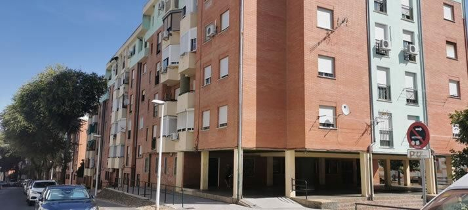 Un bloque de viviendas de AVRA.