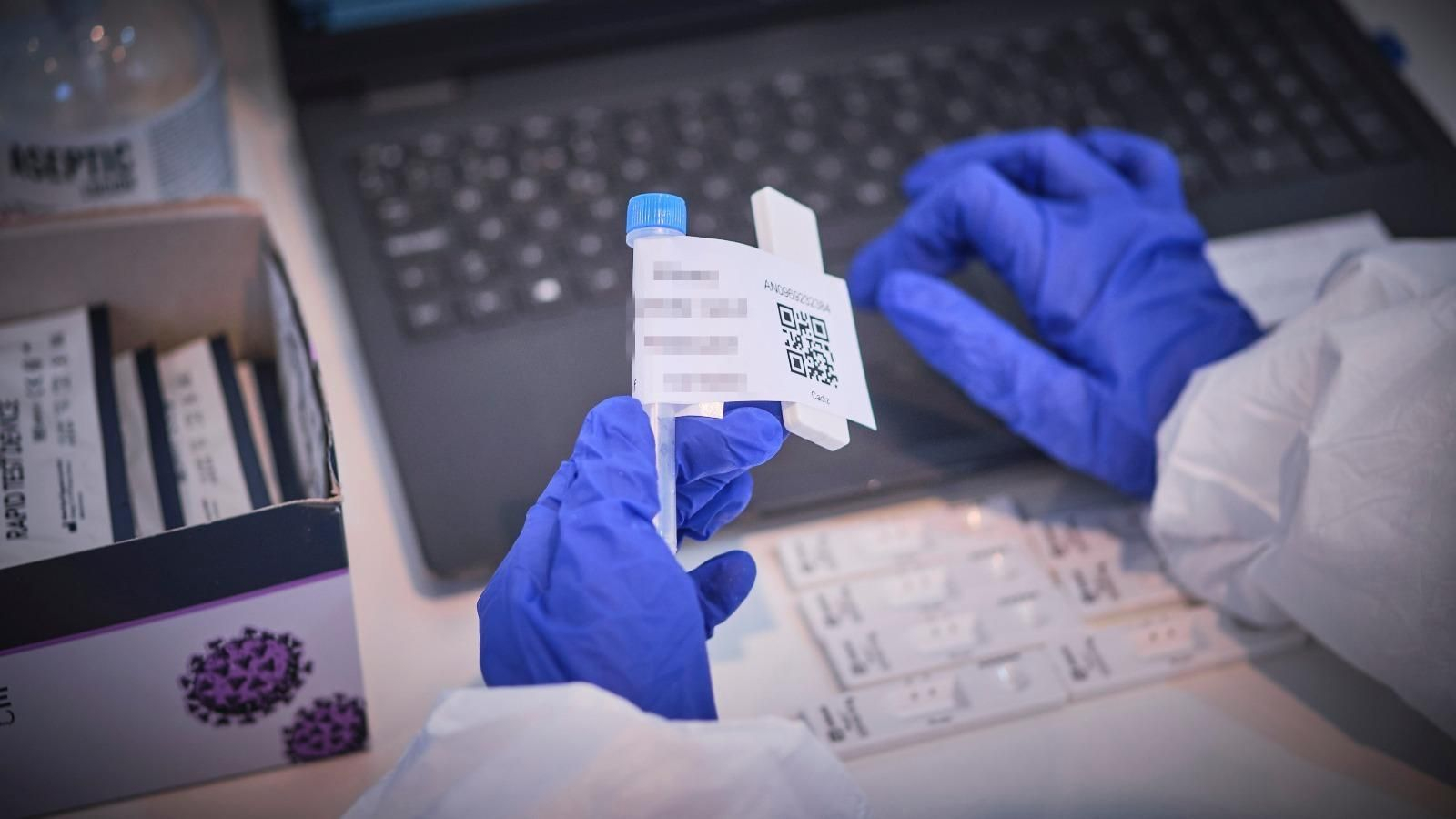 Proceso de cribado en Cádiz.