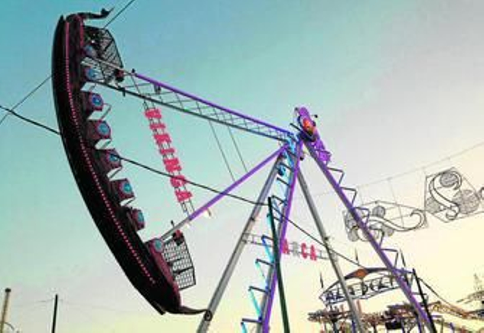 Un clásico que nunca defrauda, la Barca Vikinga tiene su público en las noches del Cortijo de Torres.