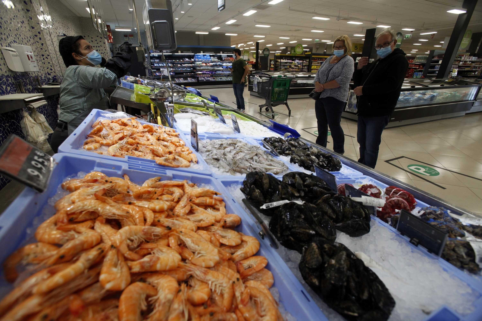 Imágenes del trabajo en la central logística de Mercadona