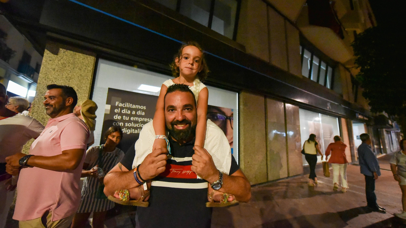La Magna Mariana de Algeciras por la calle Convento, en imagenes