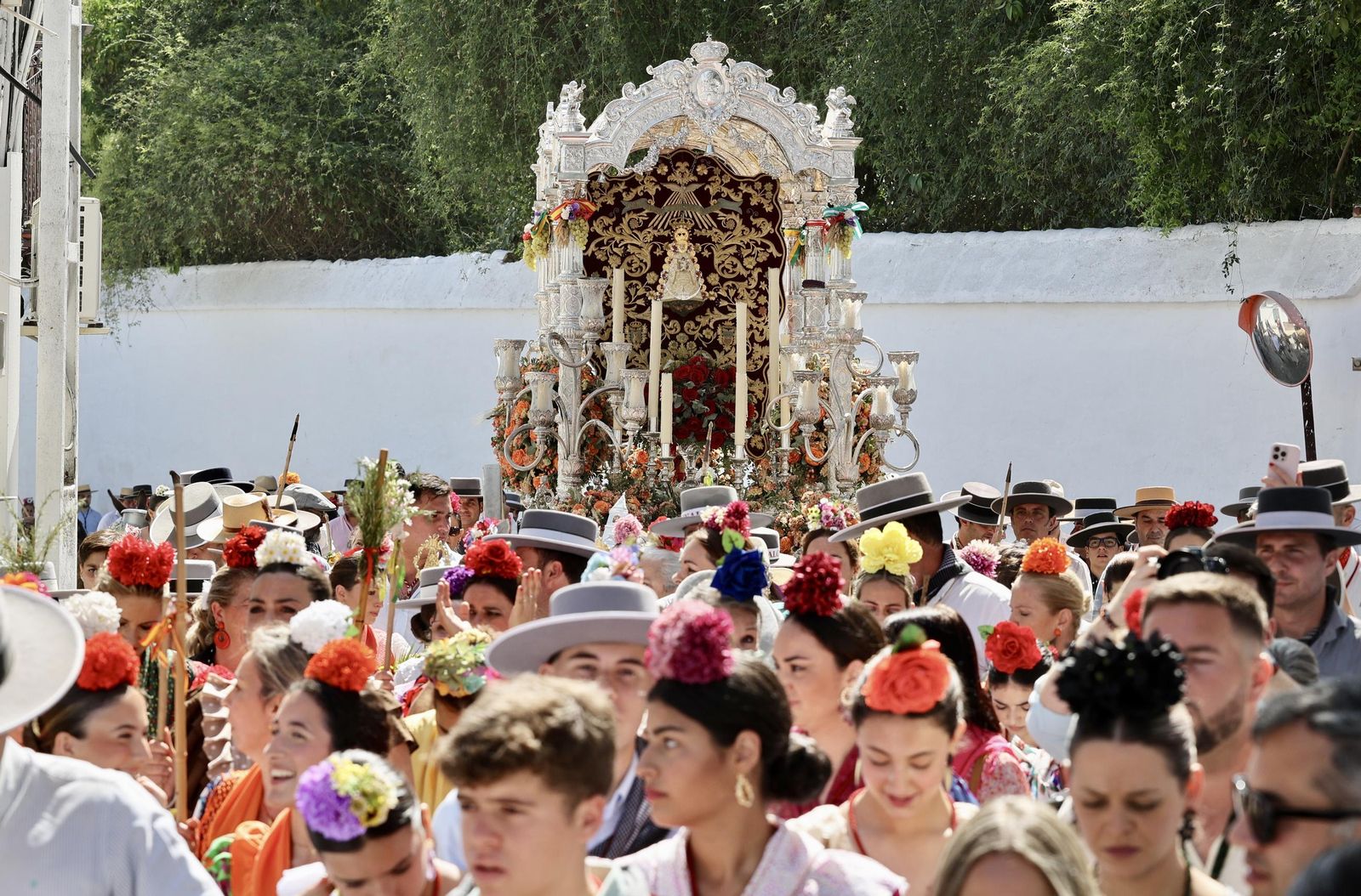 Presentación de las hermandades en Villamanrique
