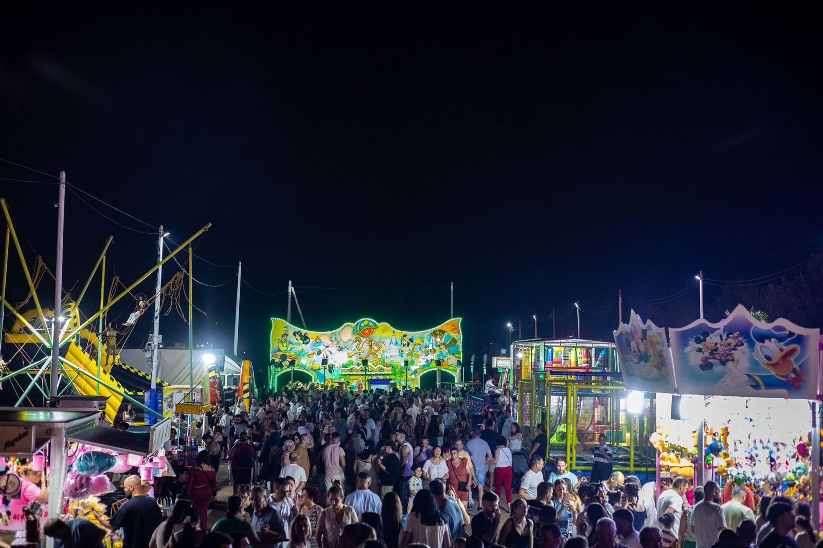Las imágenes de la primera noche de la Feria de San Juan en La Casería