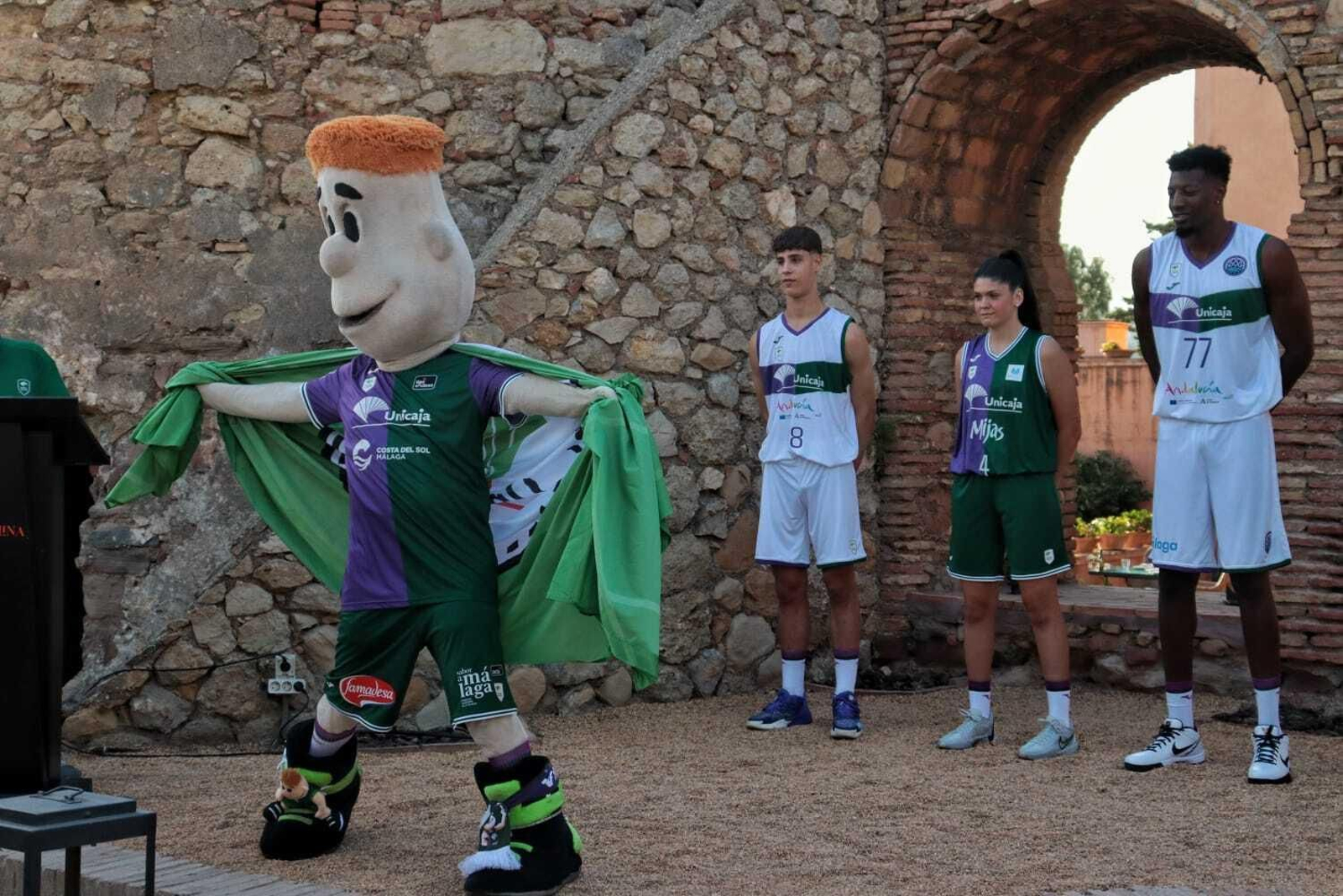 Las fotos de las nuevas camisetas del Unicaja 2023/2024