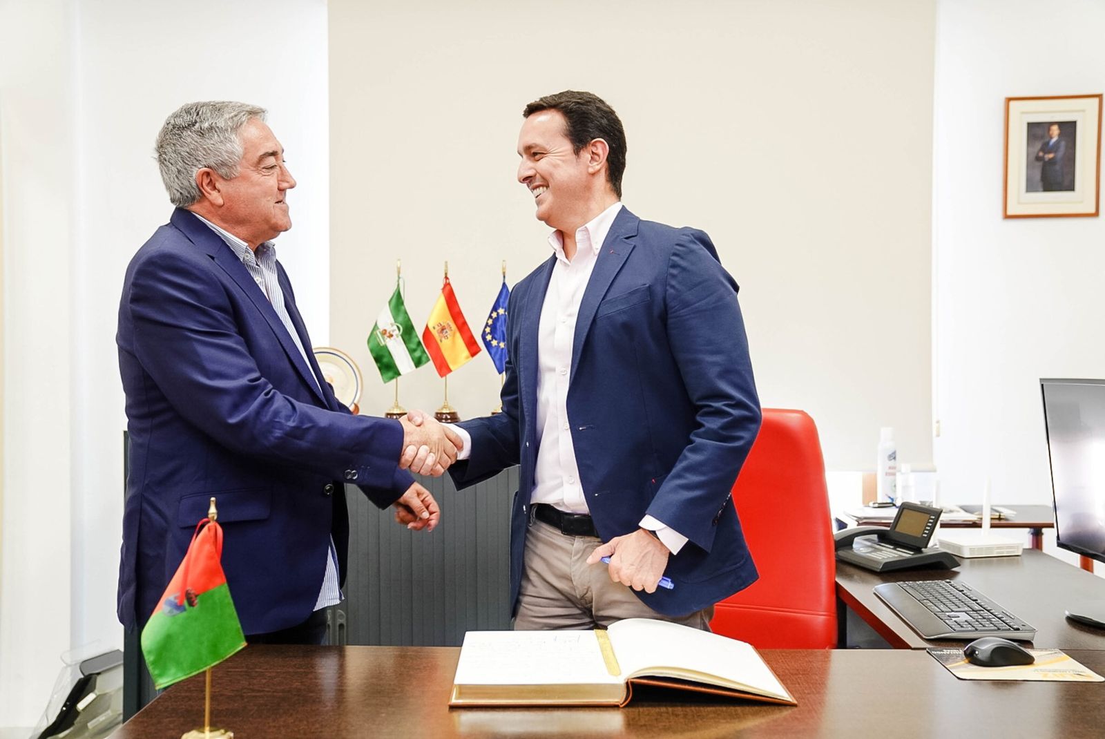 El presidente de la Diputación junto al alcalde de Arboleas.