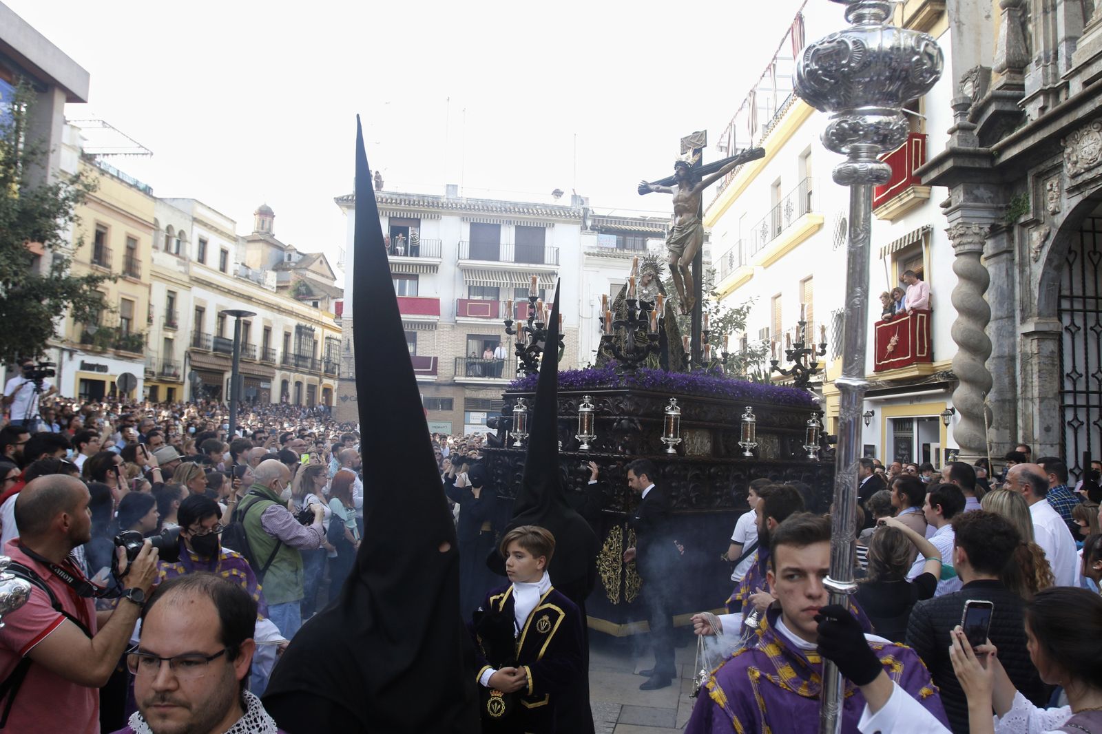 Viernes Santo en Córdoba: la procesión de la Expiración, en imágenes