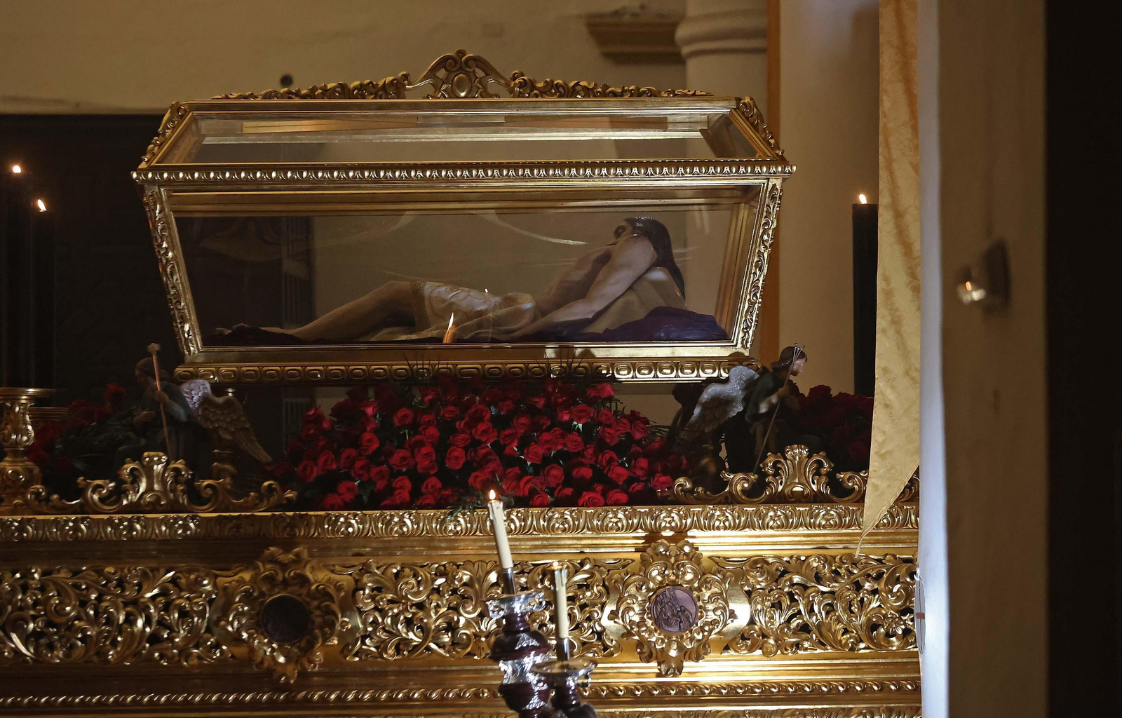 Fotos del Viernes Santo en Algeciras: Misericordia y Santo Entierro