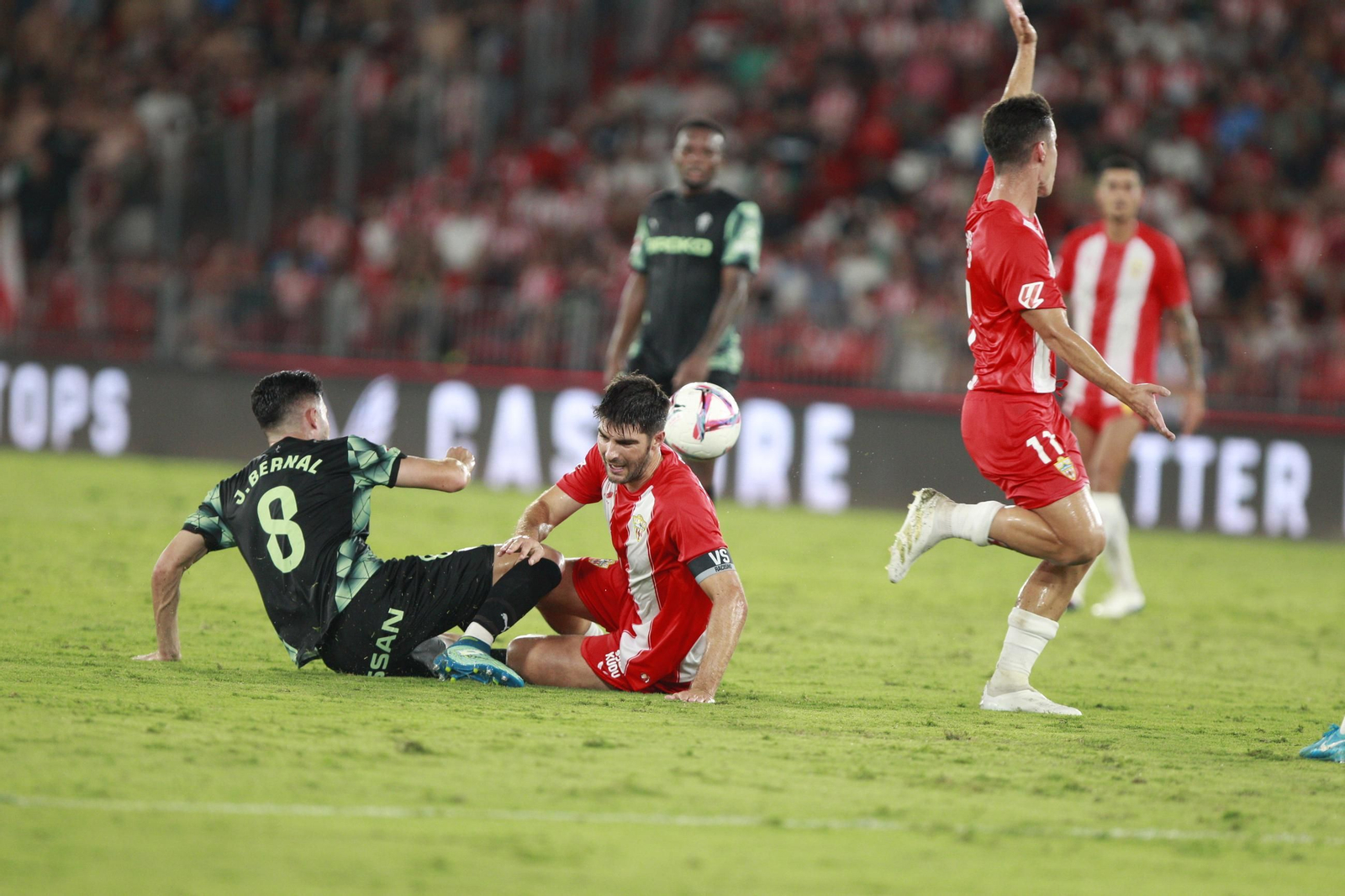El partido U.D. Almería-Sporting de Gijón, en imágenes