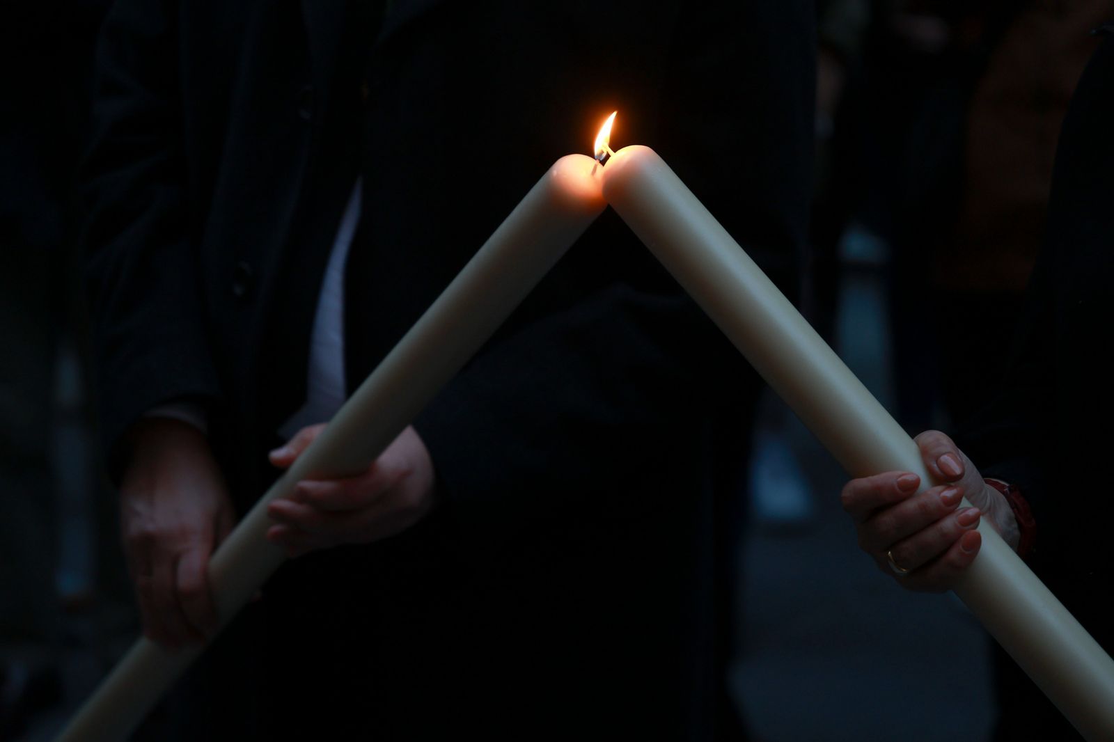 El vía crucis inaugura la cuaresma, en imágenes