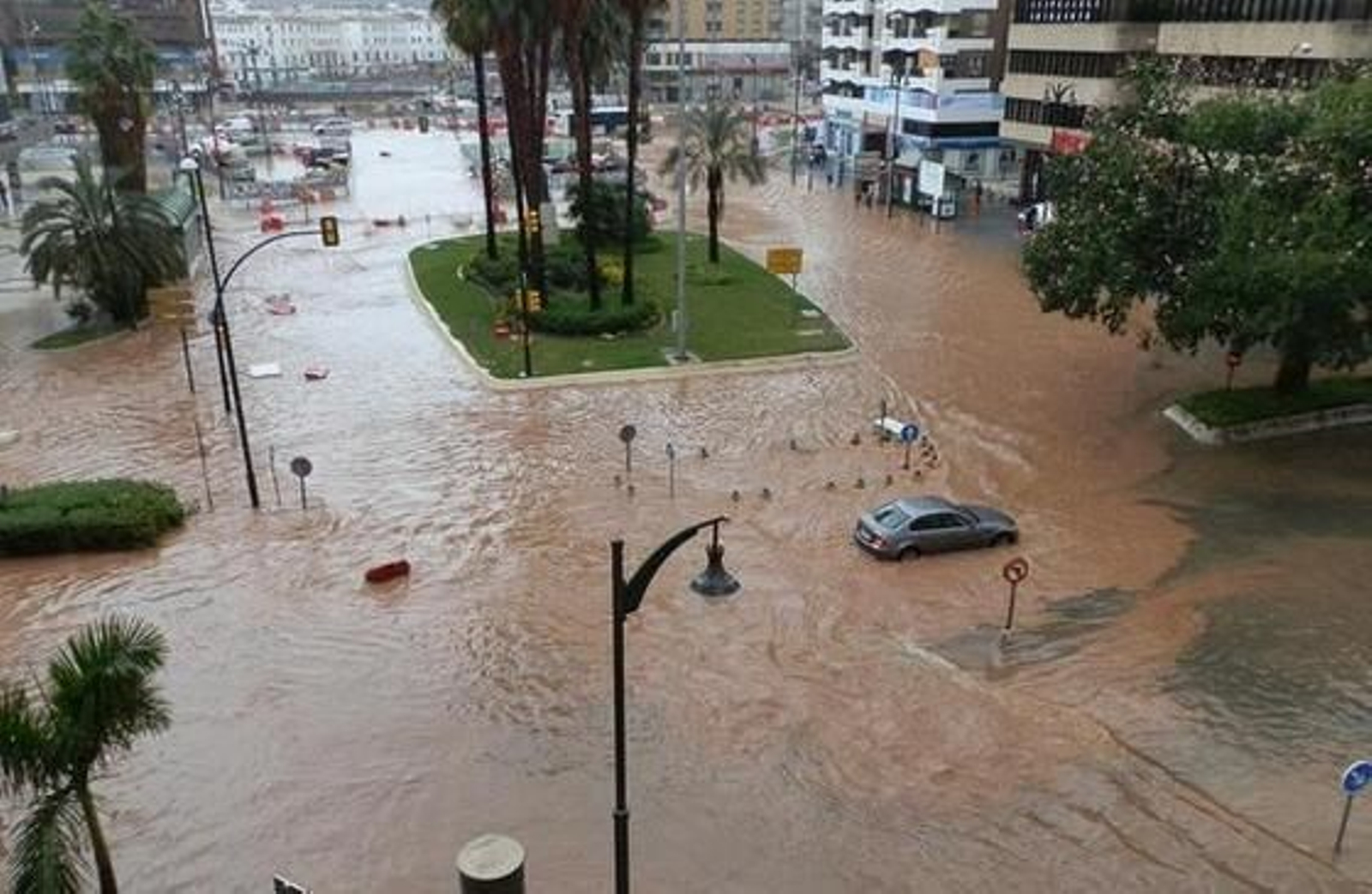 Inundaciones en la capital 

Foto: Twitter