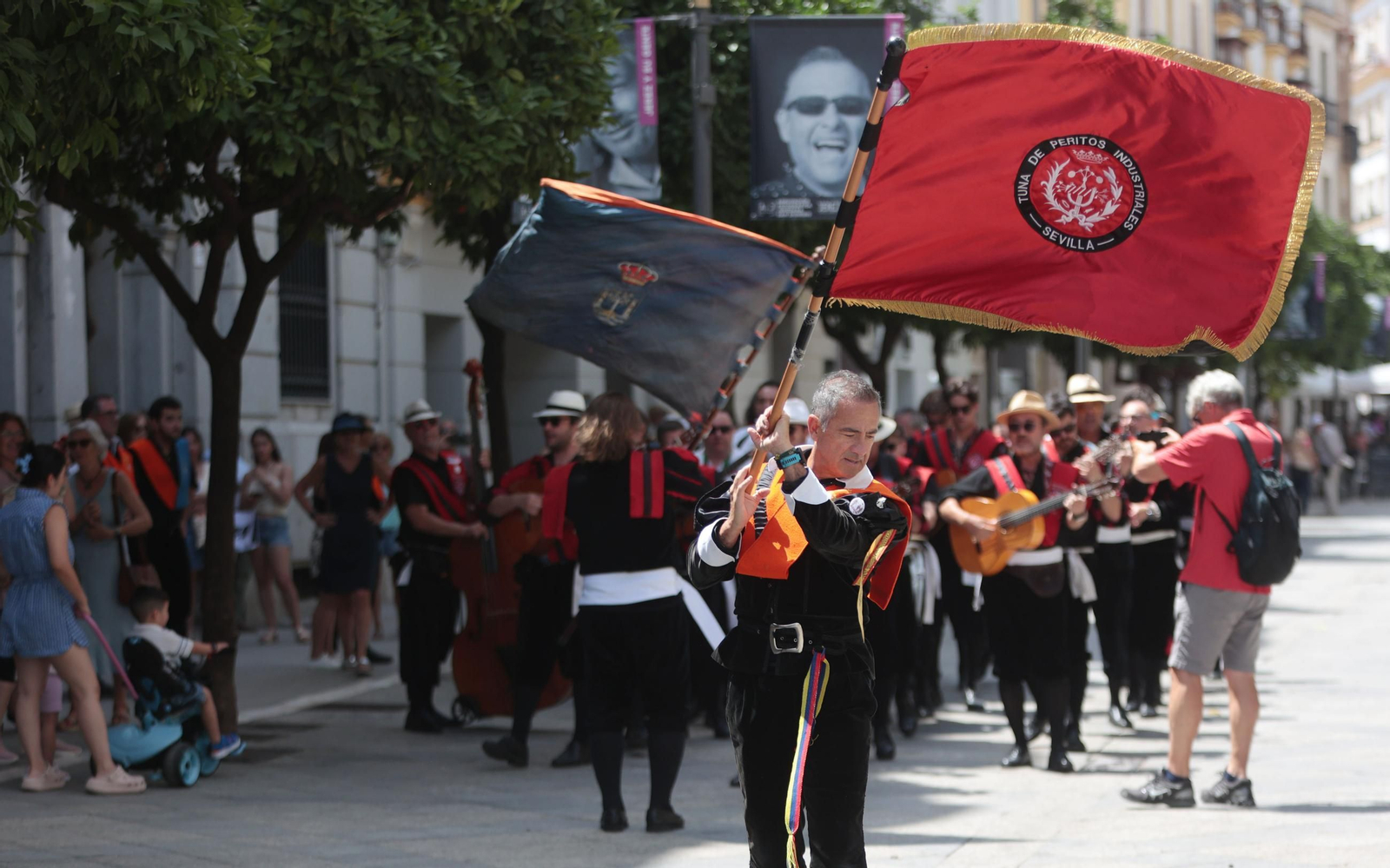 Pasacalles del Certamen de Tunas 'Ciudad de Jerez'