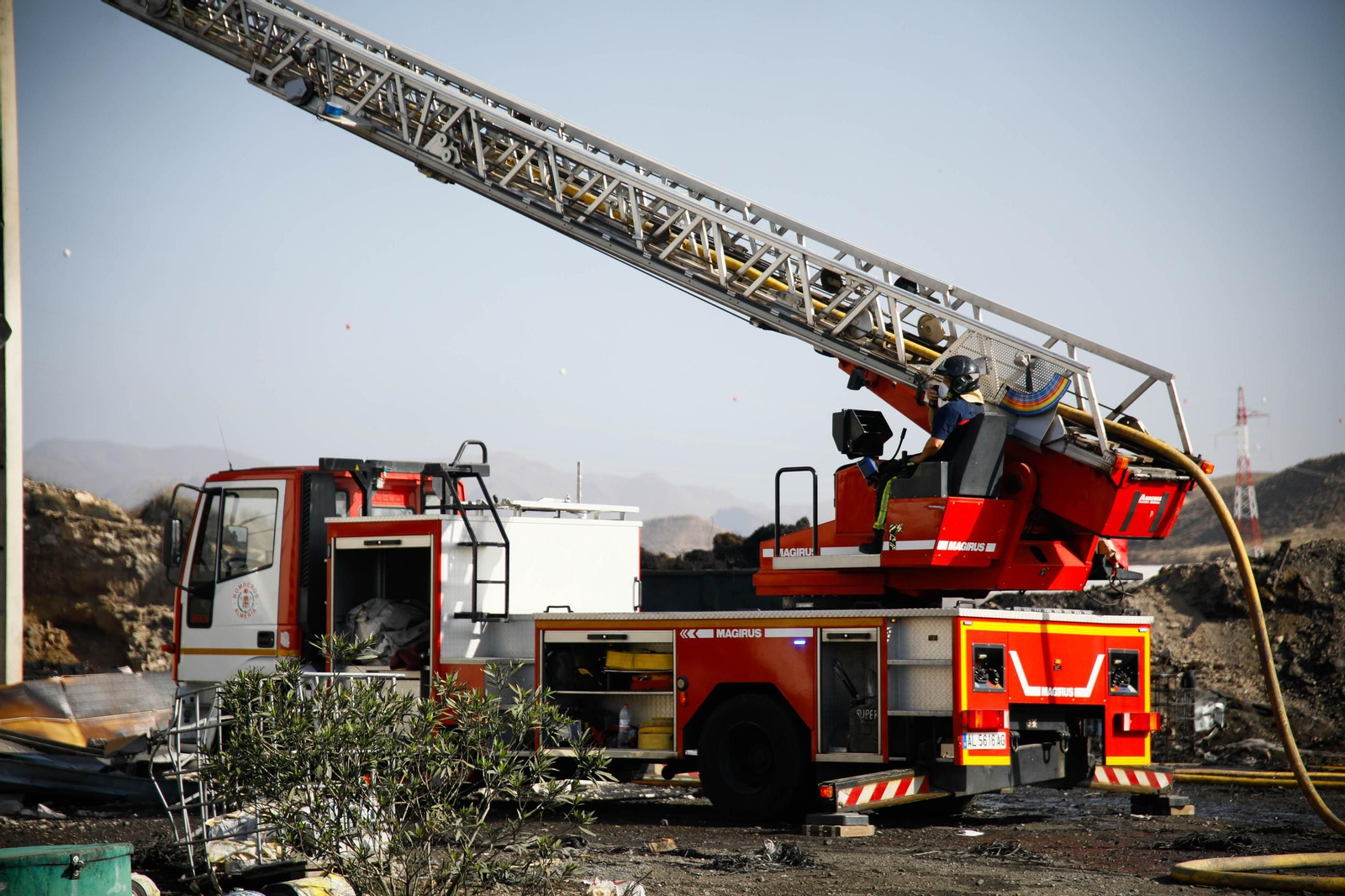 Nuevo incendio en la nave de Hintes Oil Europa en el PITA